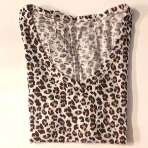 Banana Republic leopard v-neck tee